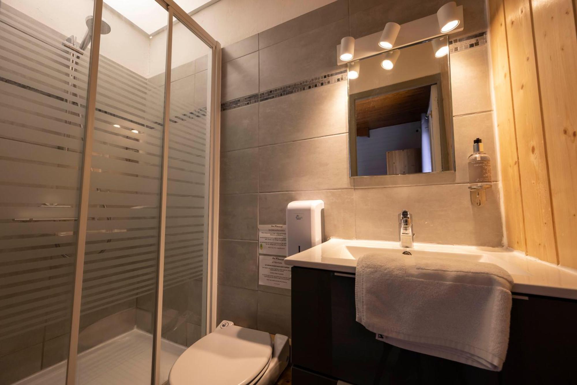 Hotel Les Flocons เลอโซซ ภายนอก รูปภาพ