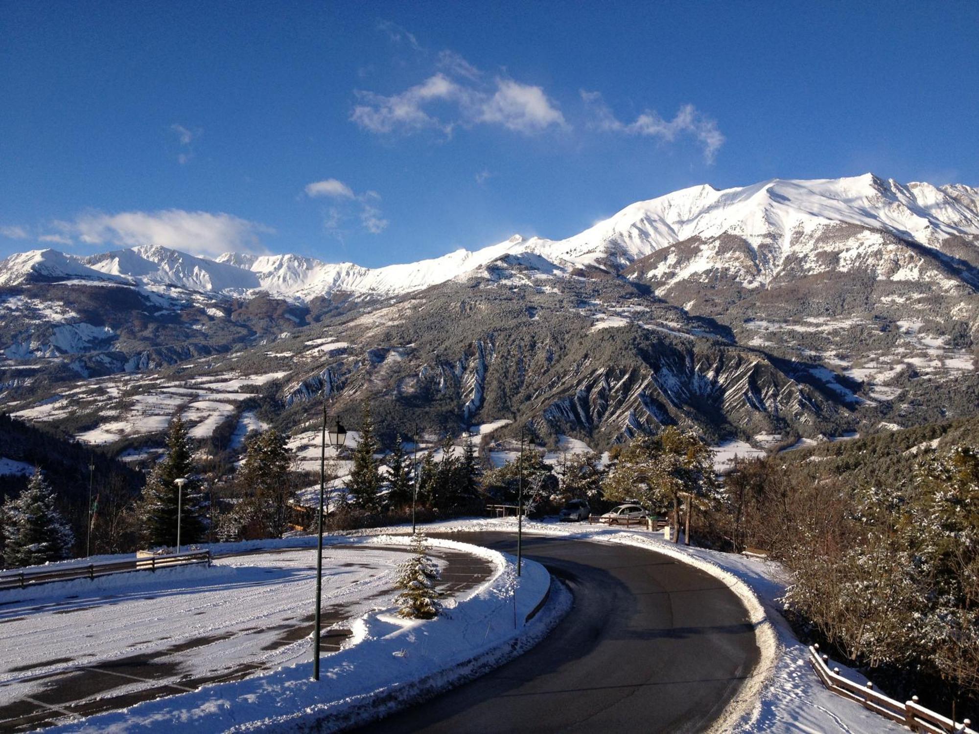 Hotel Les Flocons เลอโซซ ภายนอก รูปภาพ