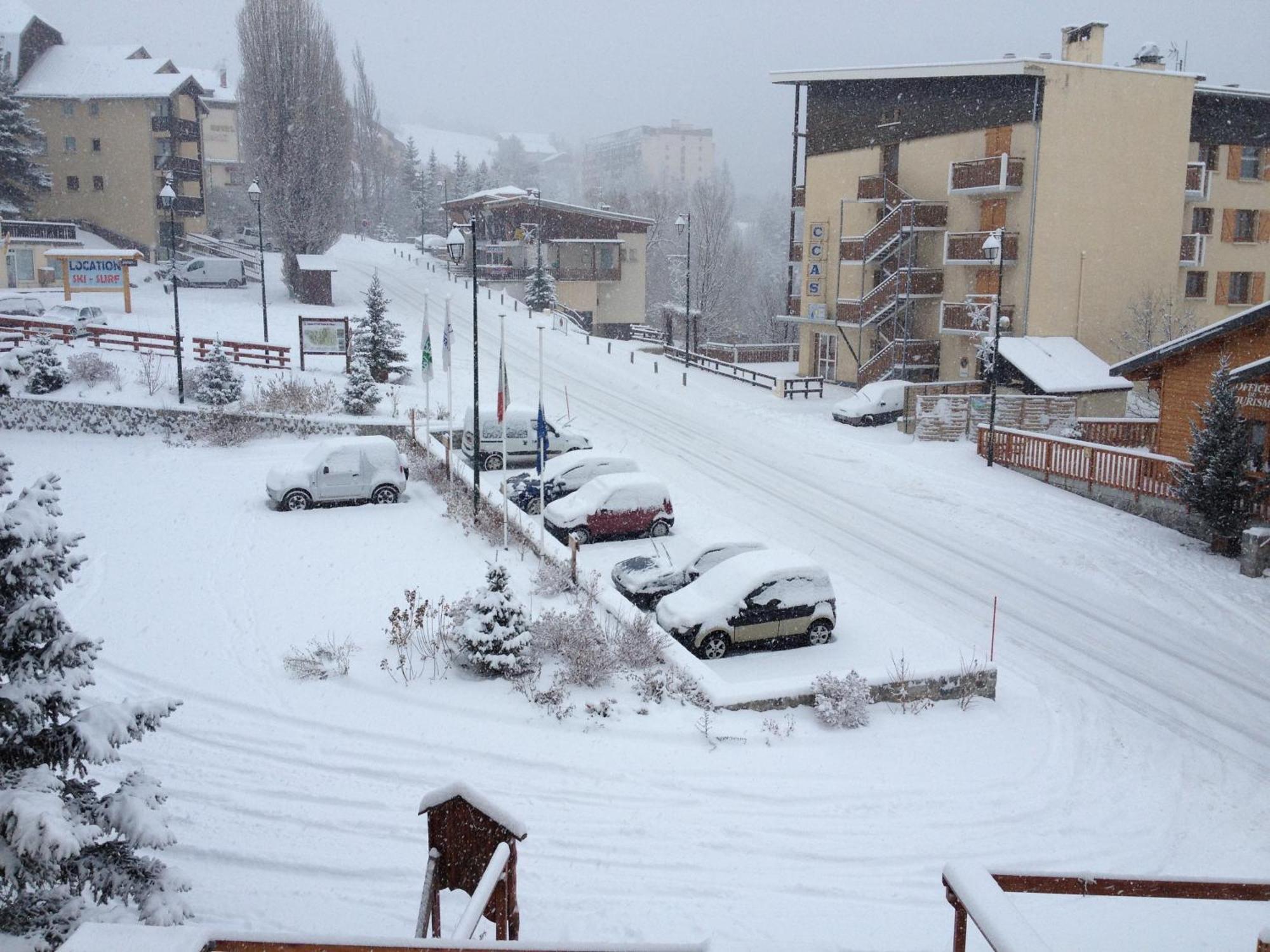 Hotel Les Flocons เลอโซซ ภายนอก รูปภาพ